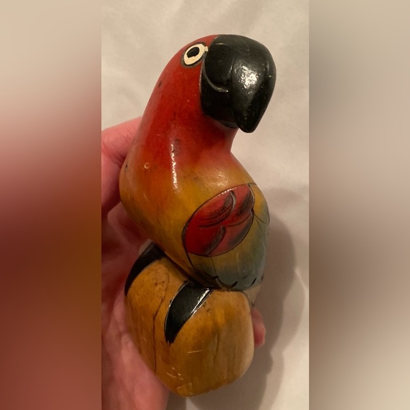 Carved Wood Folk Art Parrot Macaw Statuette Tropical Bird Folk Art Carving - Picture 1 of 11